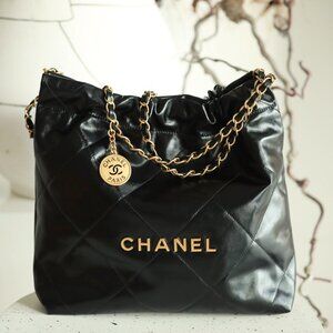 Chanel Chanel 22 Large shiny calfskin Chain Shoulder Bag Black Gold Metal Fittin